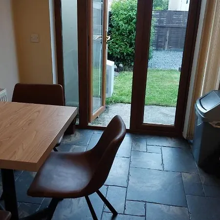 Cosy 2 Bed House * Лонгфорд